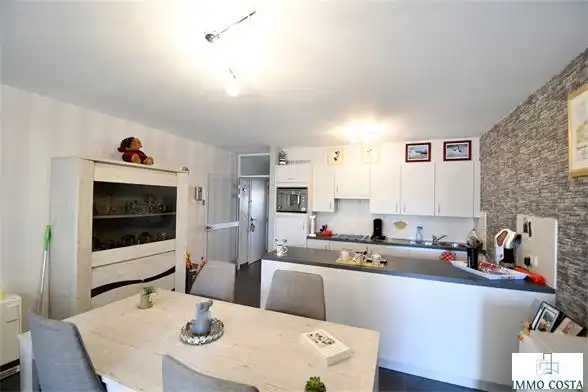 appartement foto {{pictureIndex}}