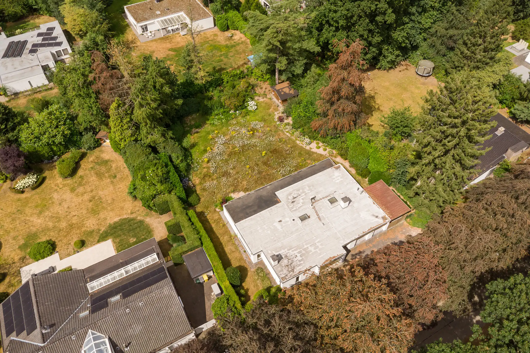 Ruime villa met 2 (mog. 3) slaapkamers op 2.030 m² op het ZW foto 39