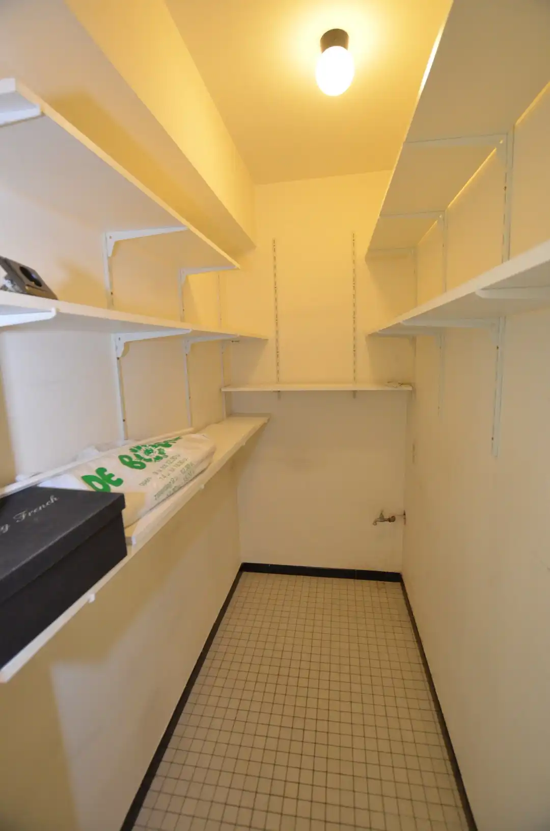 Mooi ruim, gerenoveerd appartement met open zicht foto 14