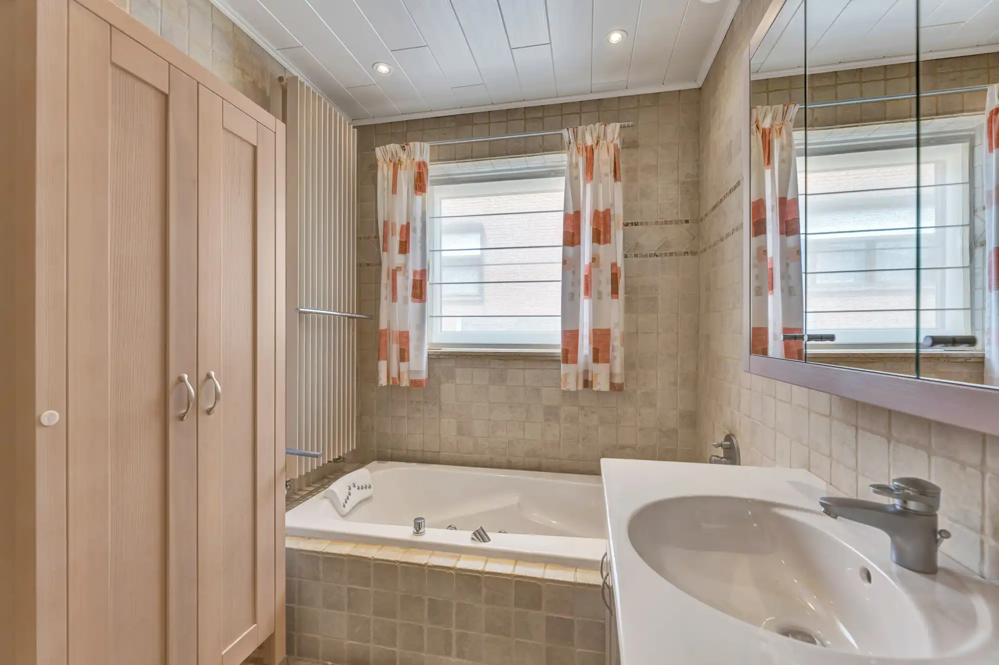 UNIEKE BUITENKANS! Instapklare bungalow met loods/bouwgrond foto 21