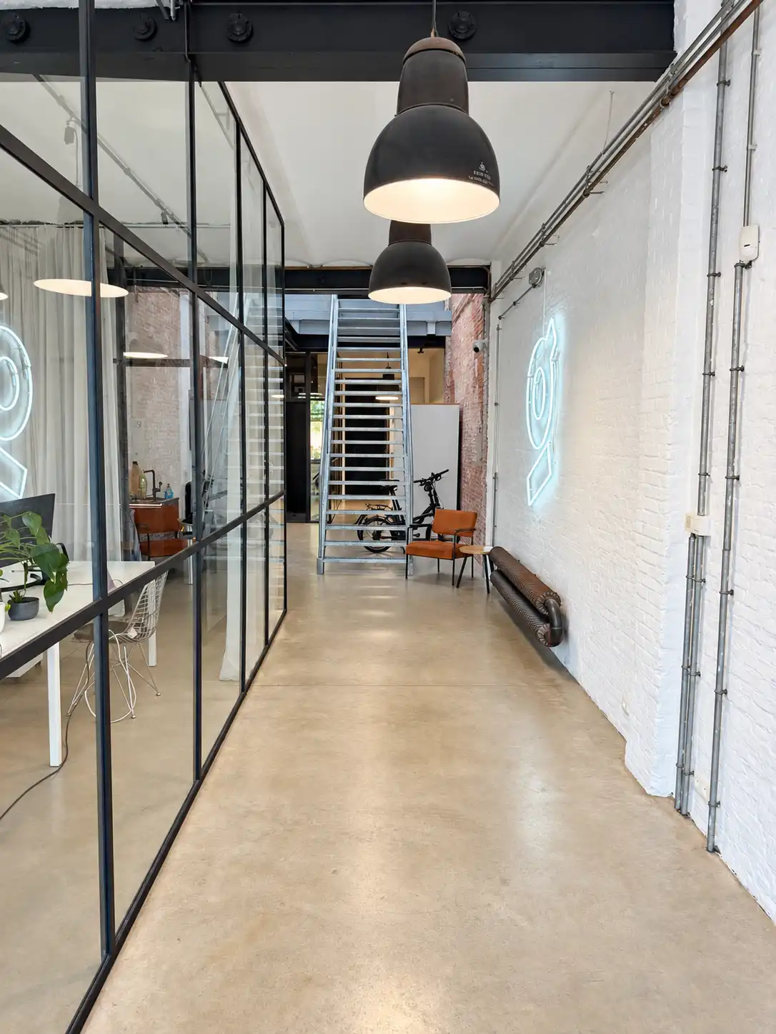 Stijlvol kantoor met industriële look op ’t Eilandje foto 9
