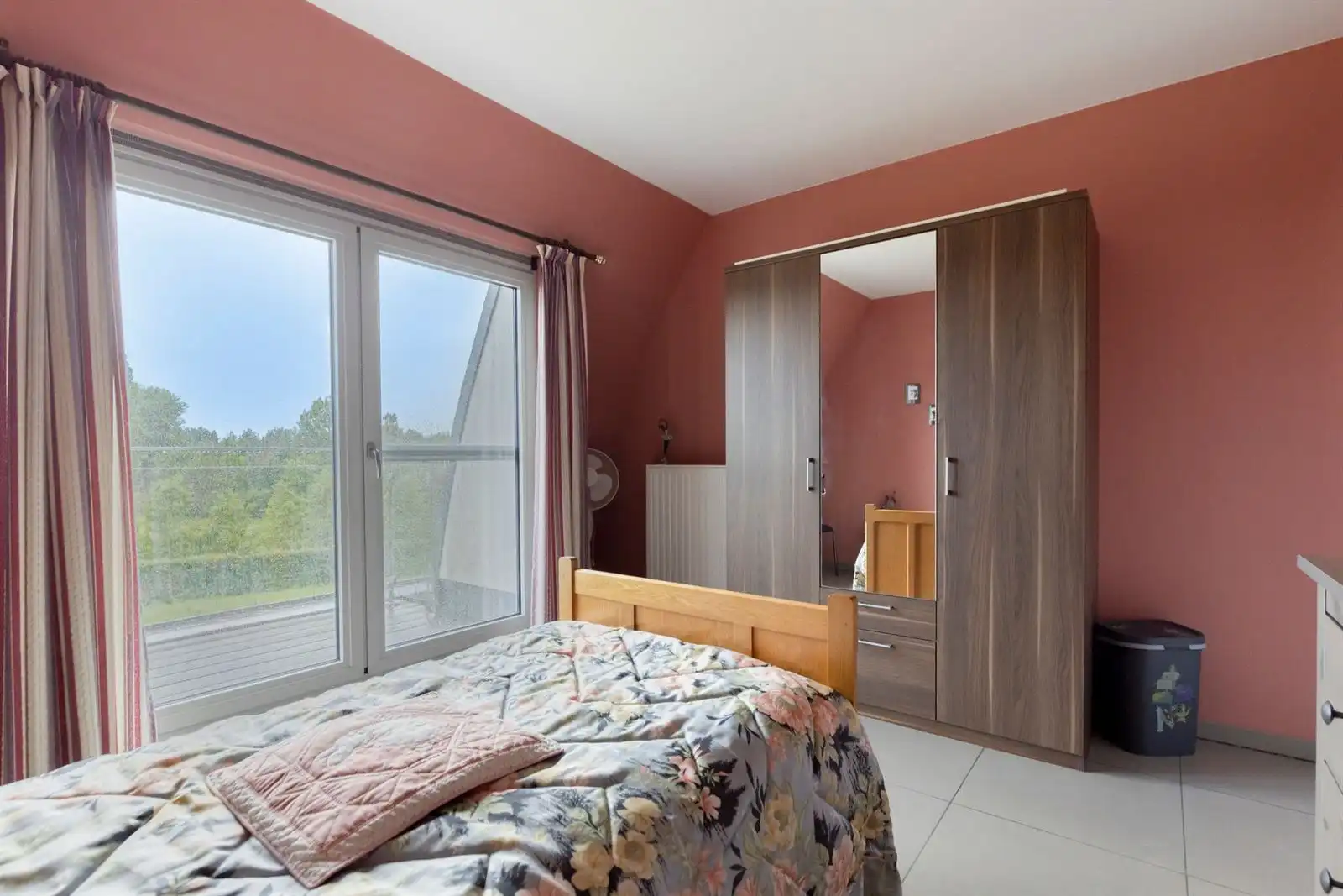 Ruim en recent duplex-appartement (120m²) met 4 terrassen en garage foto 21