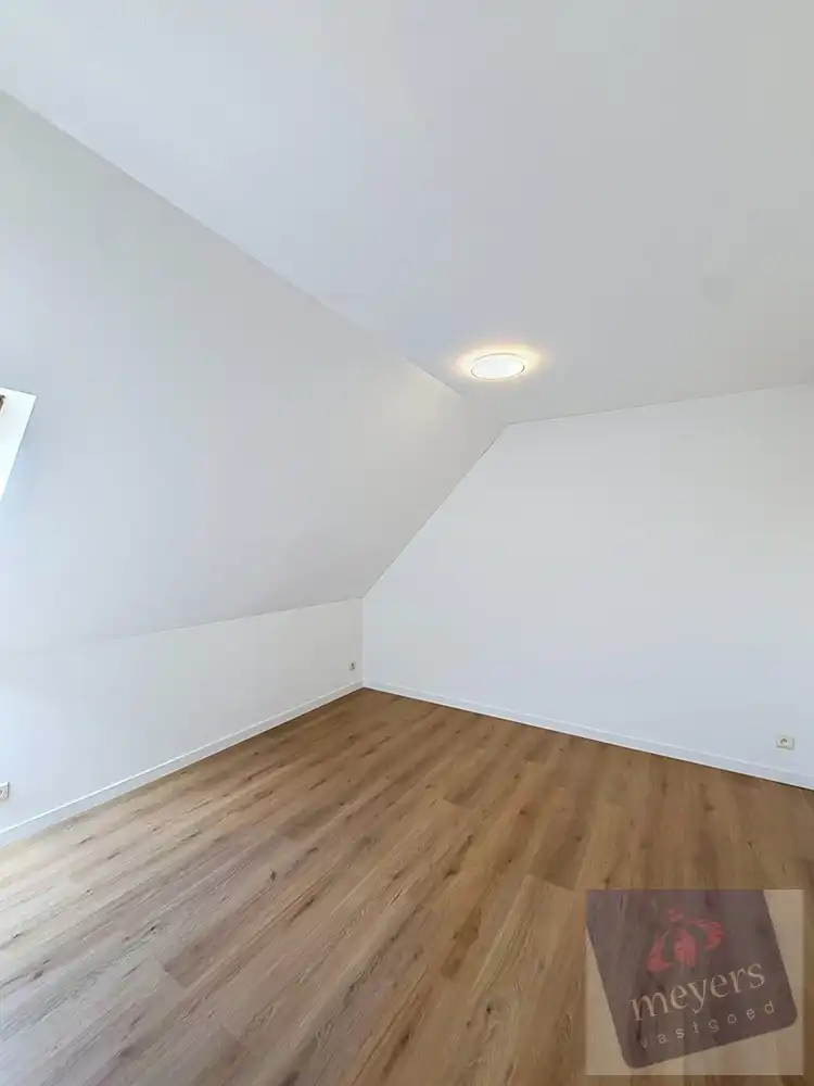 Appartement met 2 slaapkamers, terras en garage te huur in Hasselt foto 10