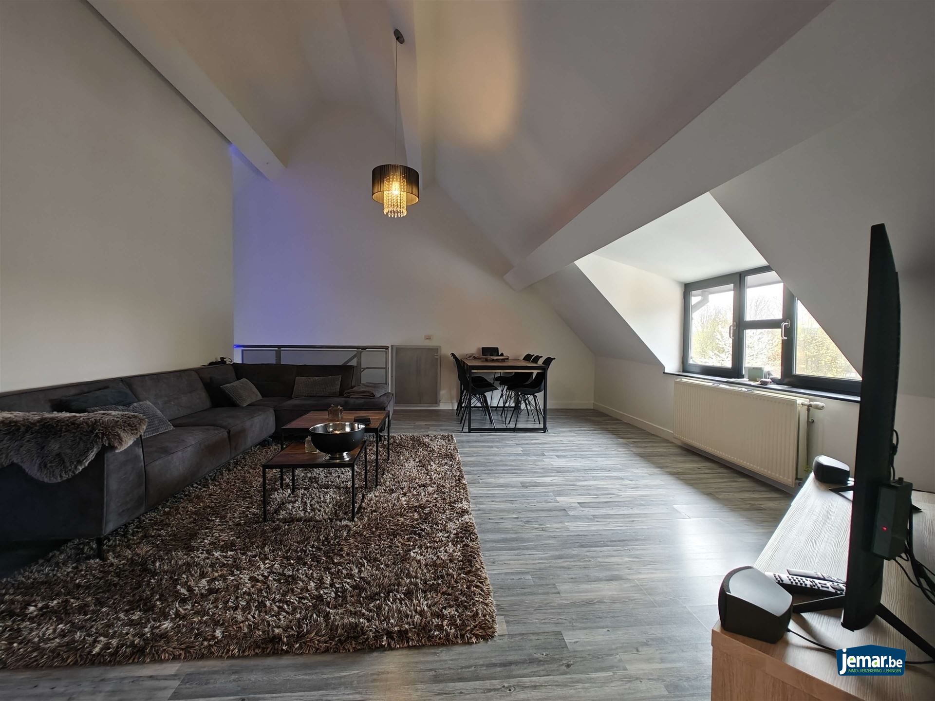 AANDELENOVERDRACHT: Handelspand met appartement foto 30