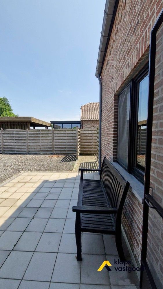 Knusse woning op 8 are in een rustige buurt. foto 21