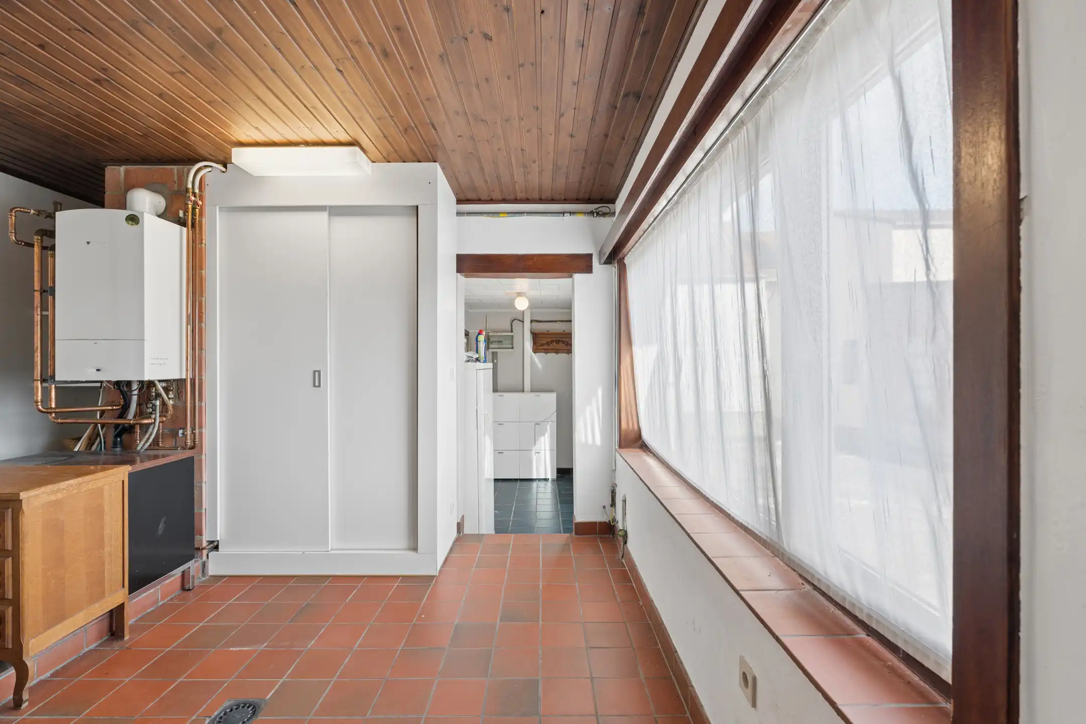 Charmante 3-gevelwoning met garage en tuin foto 26