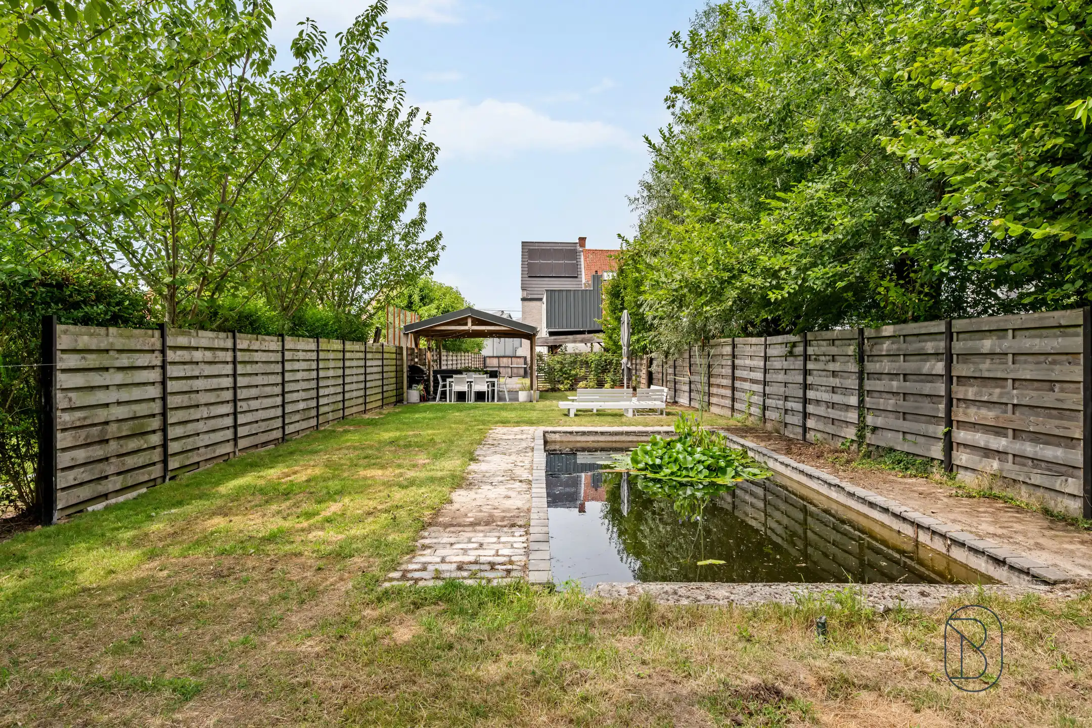  Knap gerenoveerde woning met 3 à 4 slk, en zwemvijver foto 4