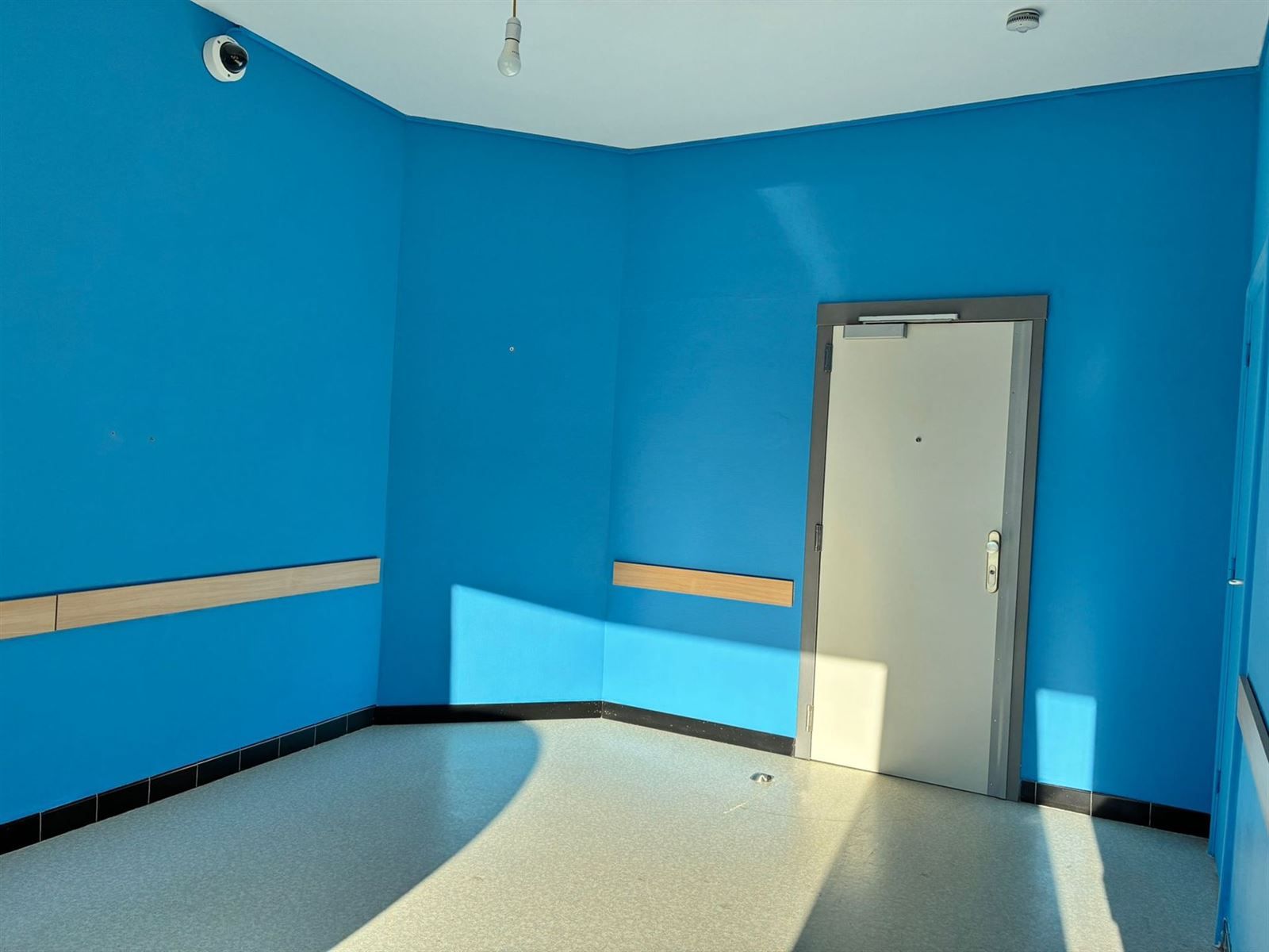 Handelspand centrum Lennik TE HUUR foto 6