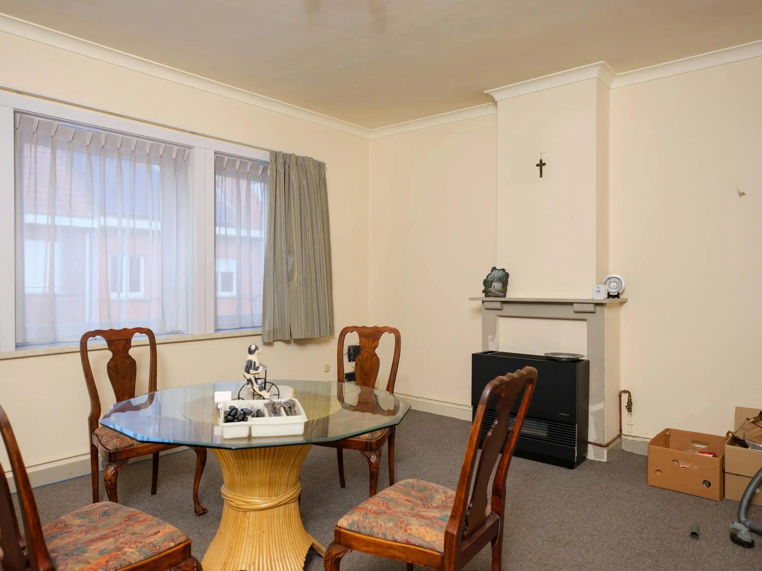 Huis te koop met veel potentieel en tuin te Wondelgem foto 12