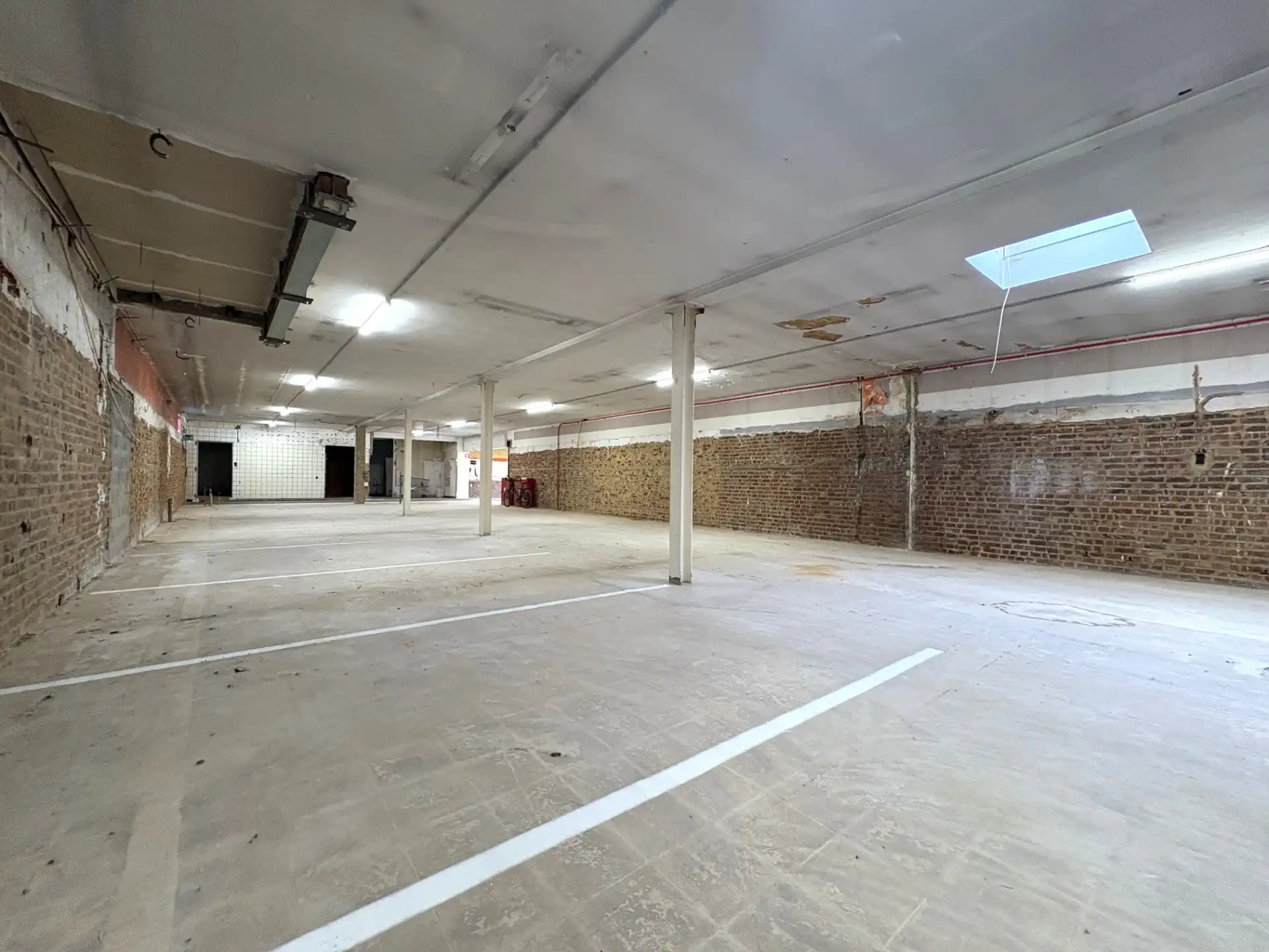 Industrieel-magazijn-logistiek te huur Stationsstraat 13 - 9660 Brakel
