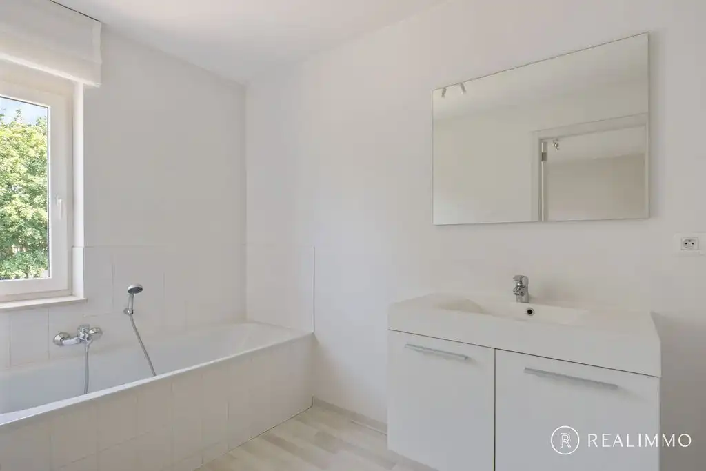 Recente halfopen bebouwing met 3 slaapkamers foto 17