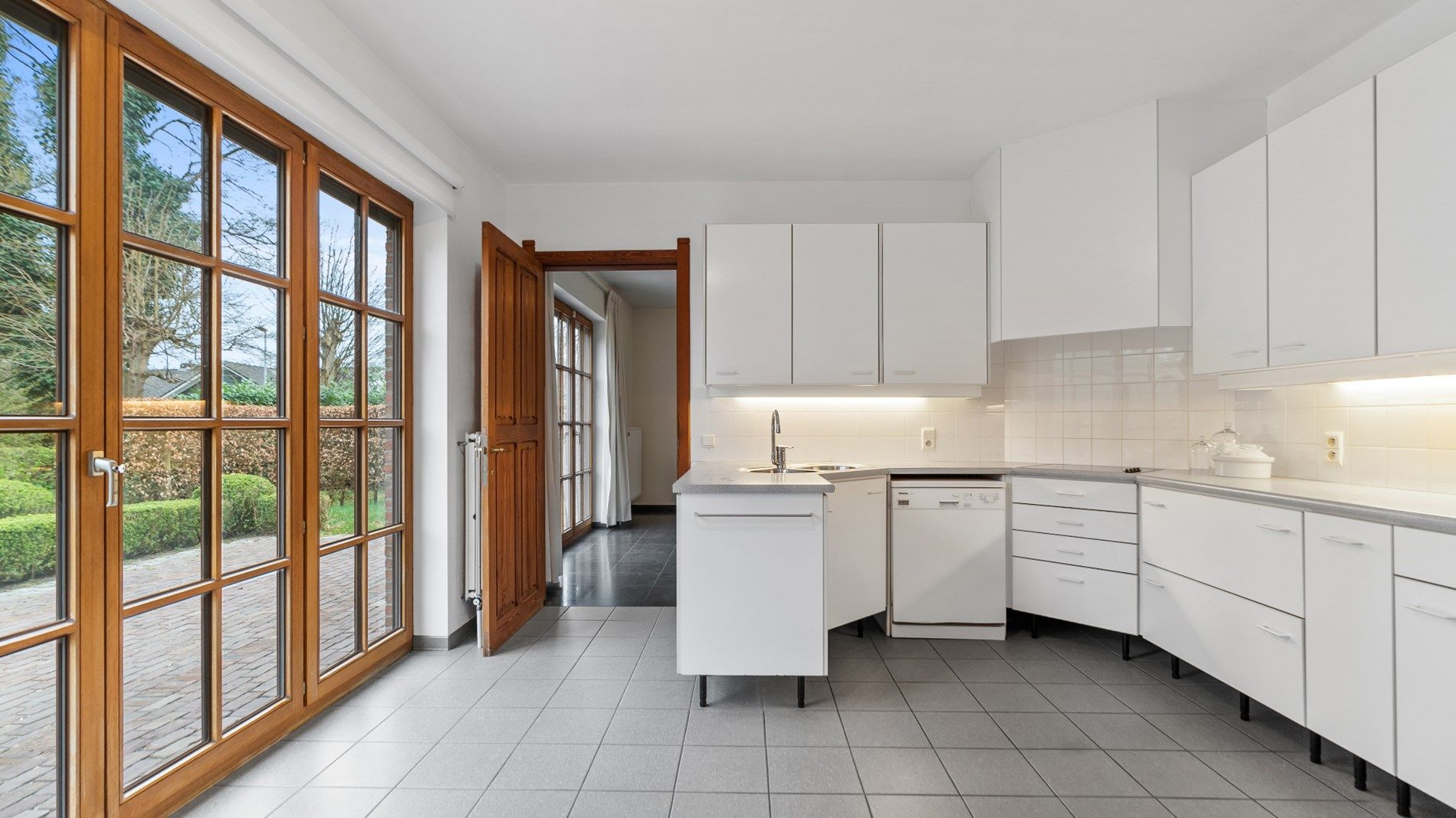 Zeer degelijk gebouwde woning met 3/5 slpks in een doodlopende straat in het centrum ! foto 10