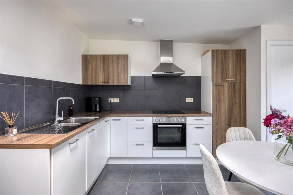 Knappe gerenoveerde woning op een gunstige locatie te Gelrode!  foto 10