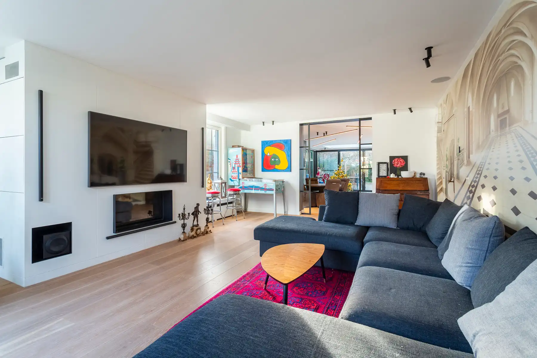 Luxueuze halfopen villa met zwembad in Elsdonckwijk foto {{pictureIndex}}