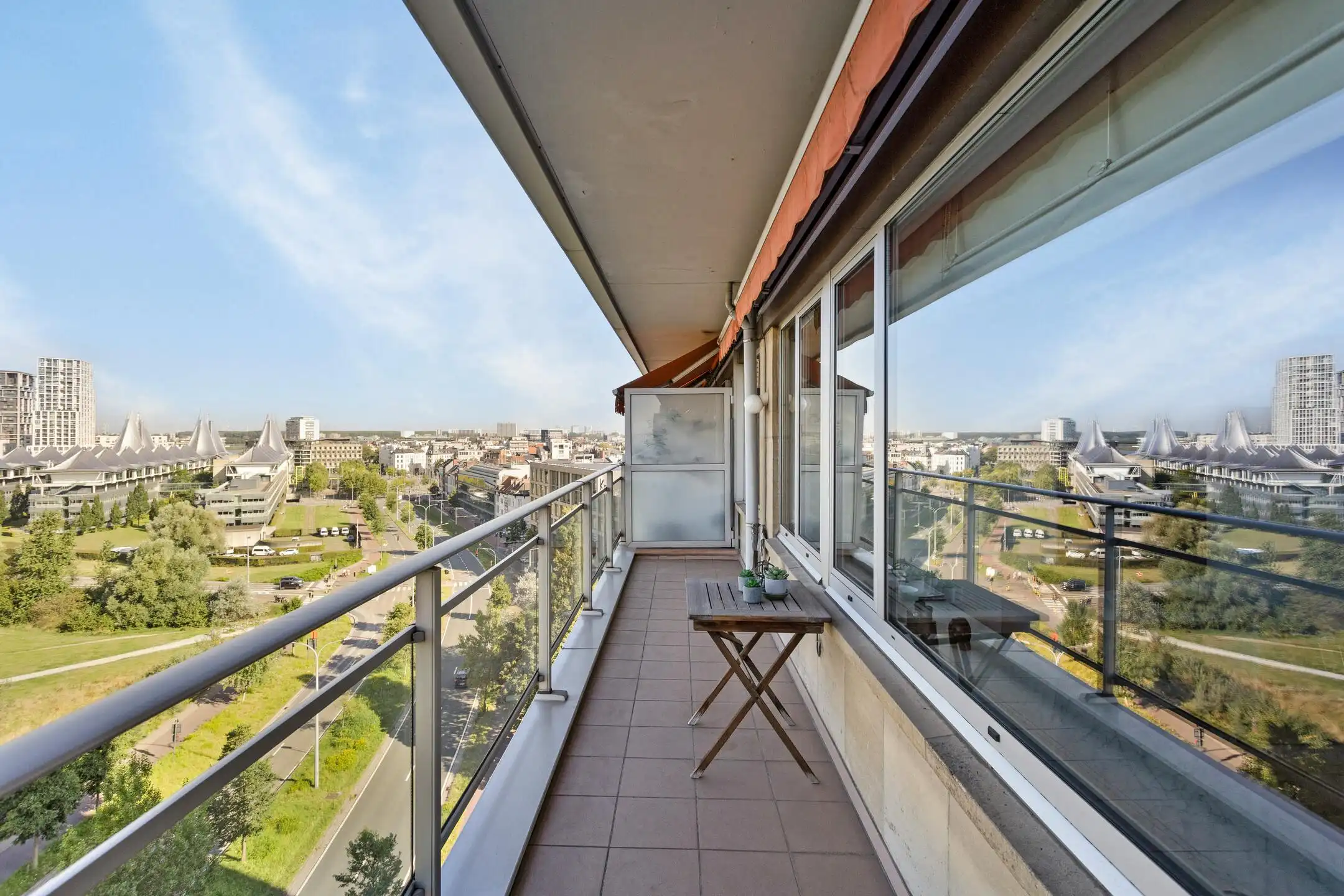Appartement met prachtig uitzicht en terras te koop in Antwerpen foto {{pictureIndex}}
