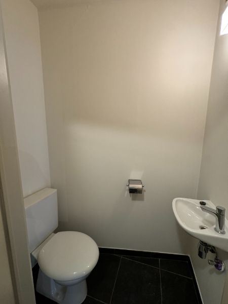 IN OPTIE! Instapklaar 2 slpk appartement nabij centrum Geel. foto 12