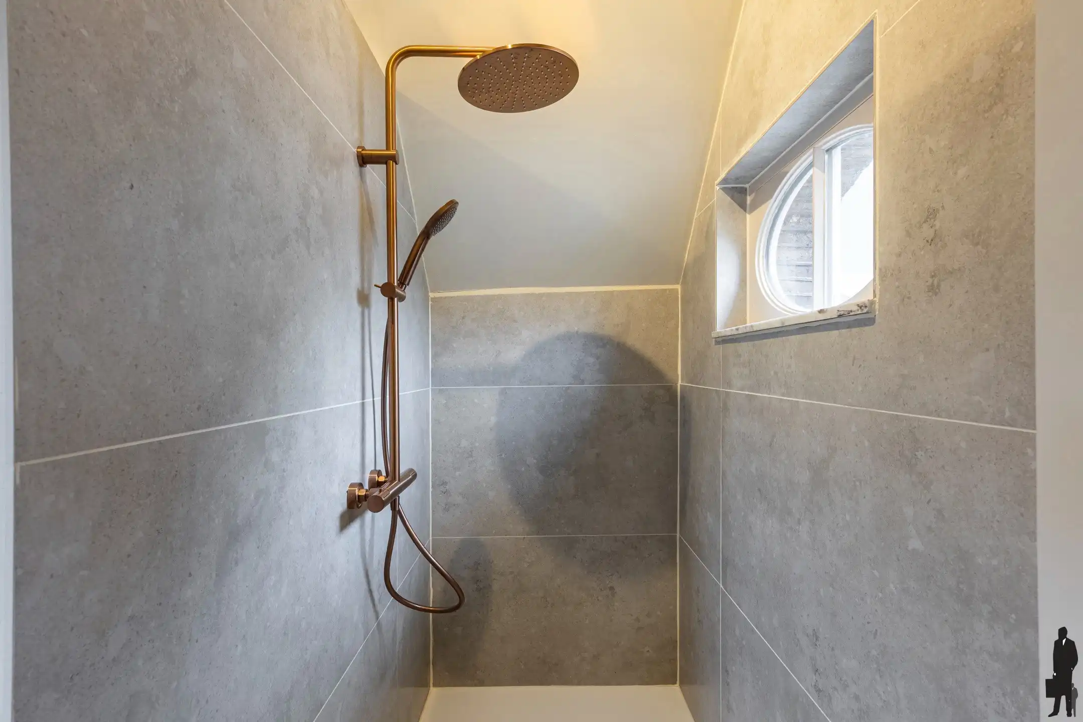 Authentiek gerenoveerd vrijstaand herenhuis te Zoersel! foto 17