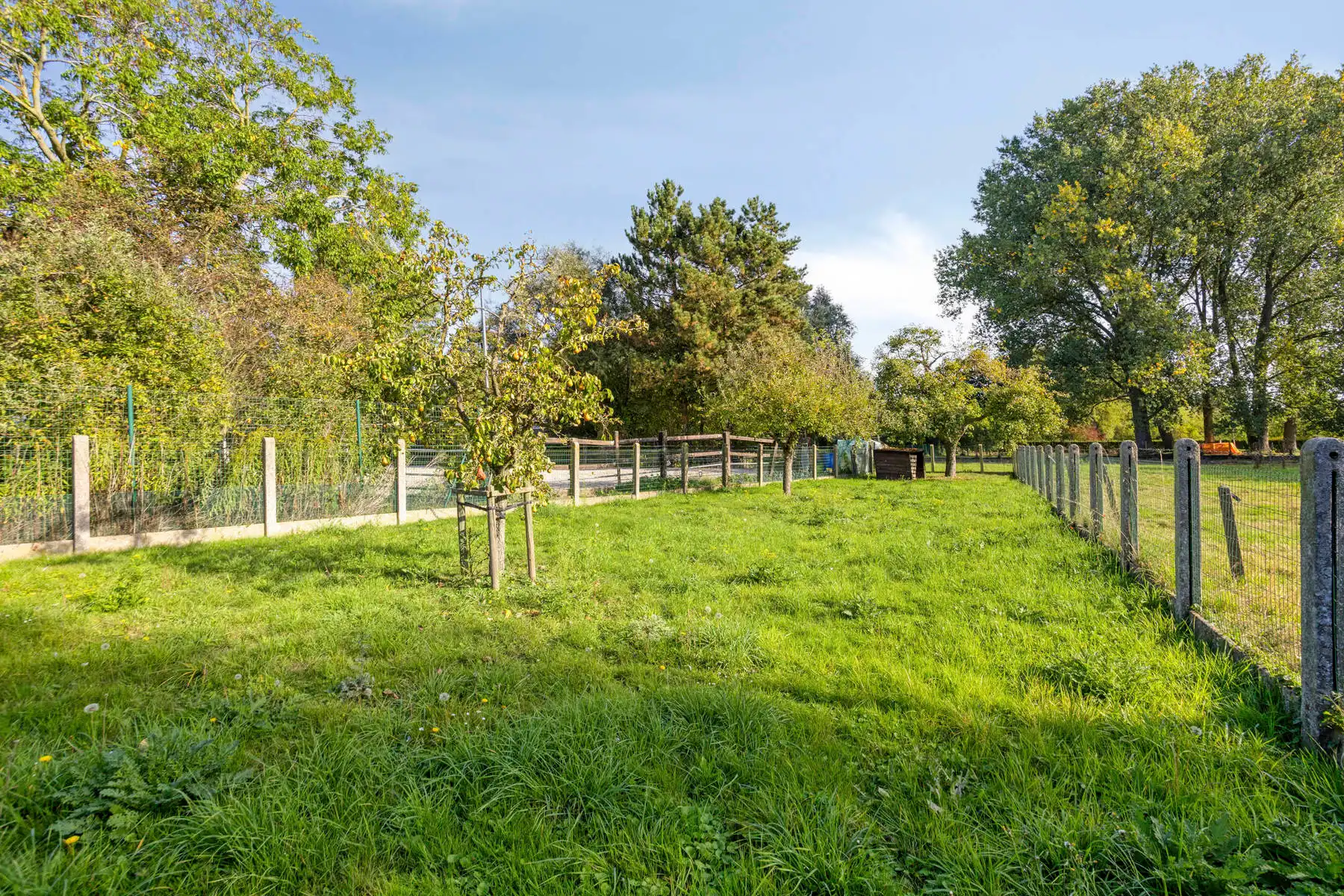Half open bebouwing met 3 slaapkamers, garage en ruime tuin! foto 26