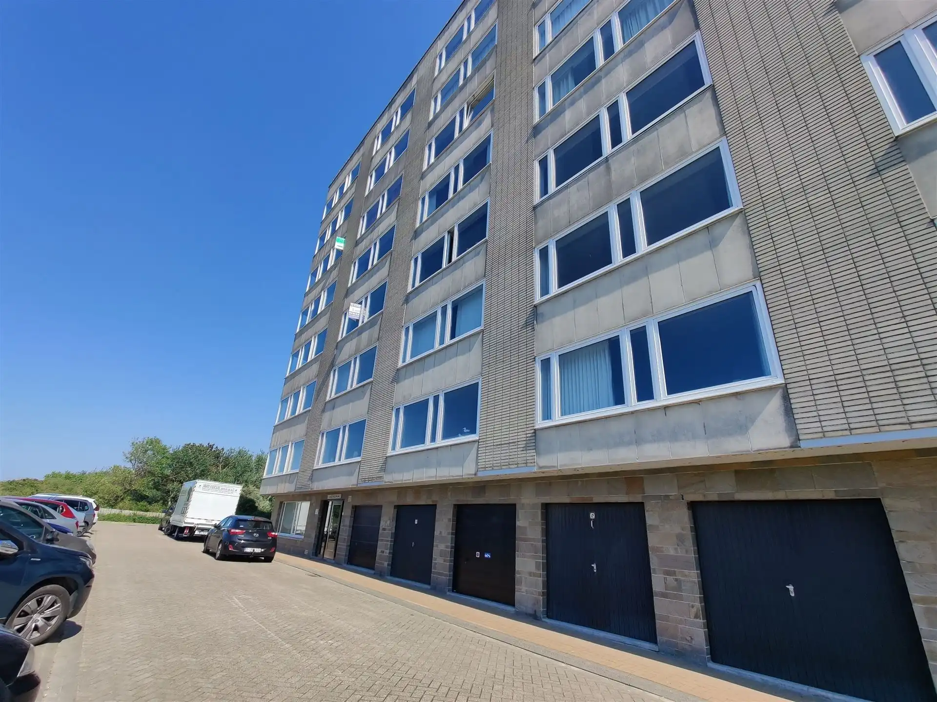 studio foto {{pictureIndex}}