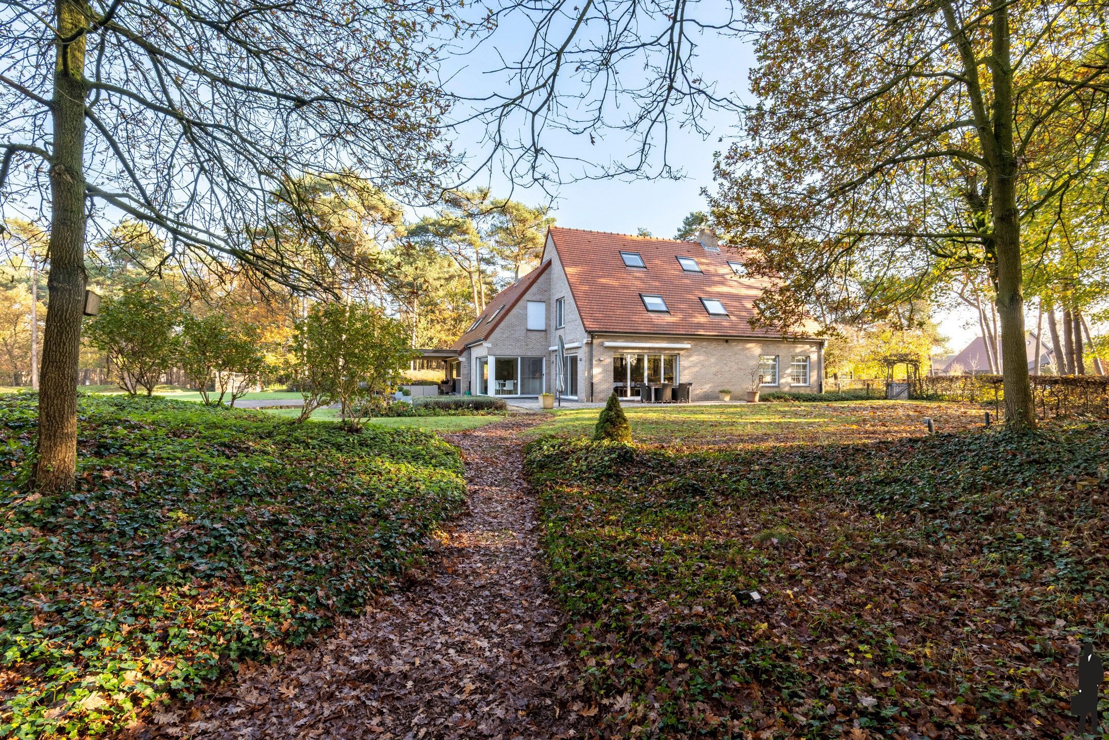 Villa met zwembad en privébos volledig omheind in Retie foto 25