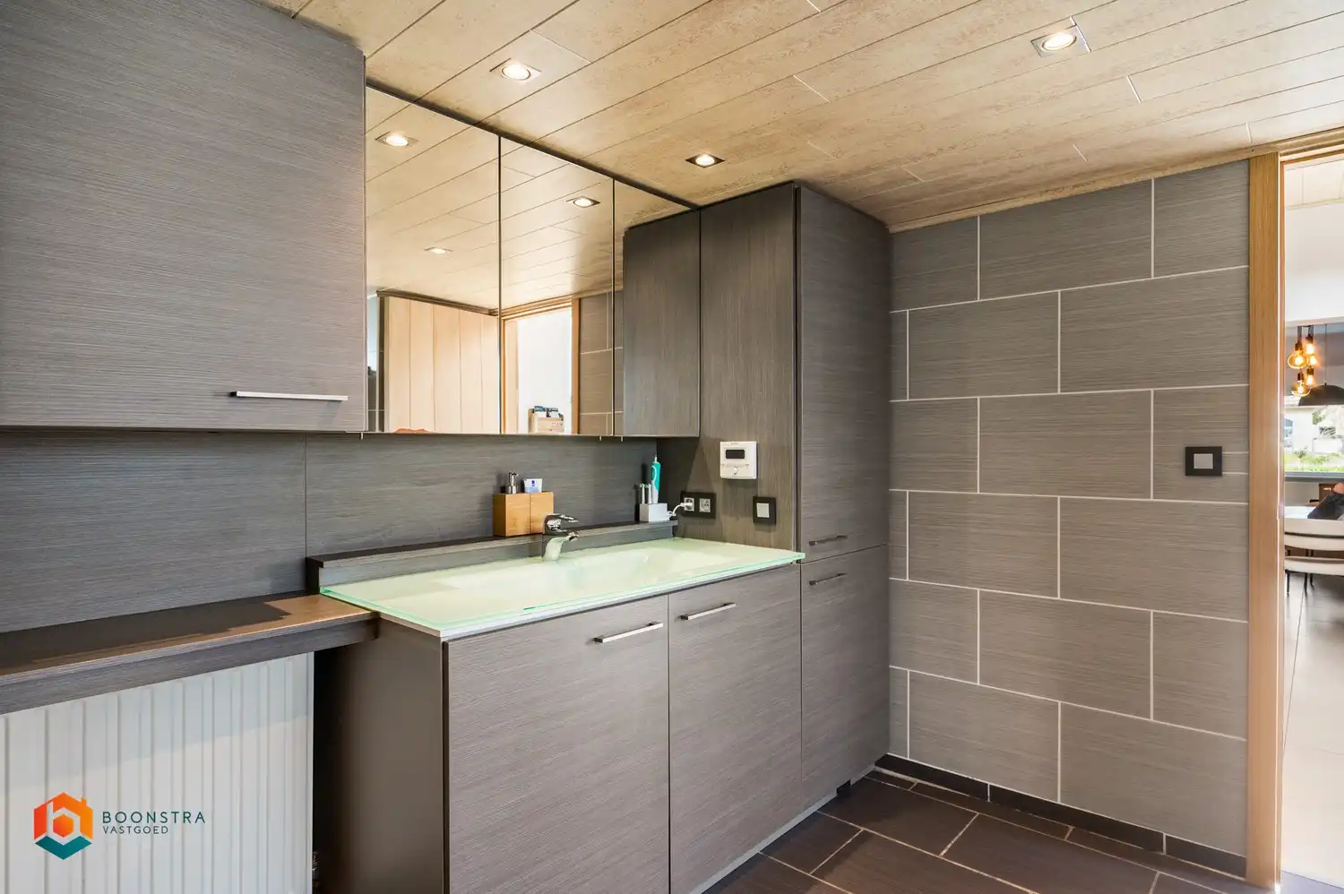 Instapklare gerenoveerde woning met 2 slpkrs en tuin met prachtige veranda te Putte foto 11