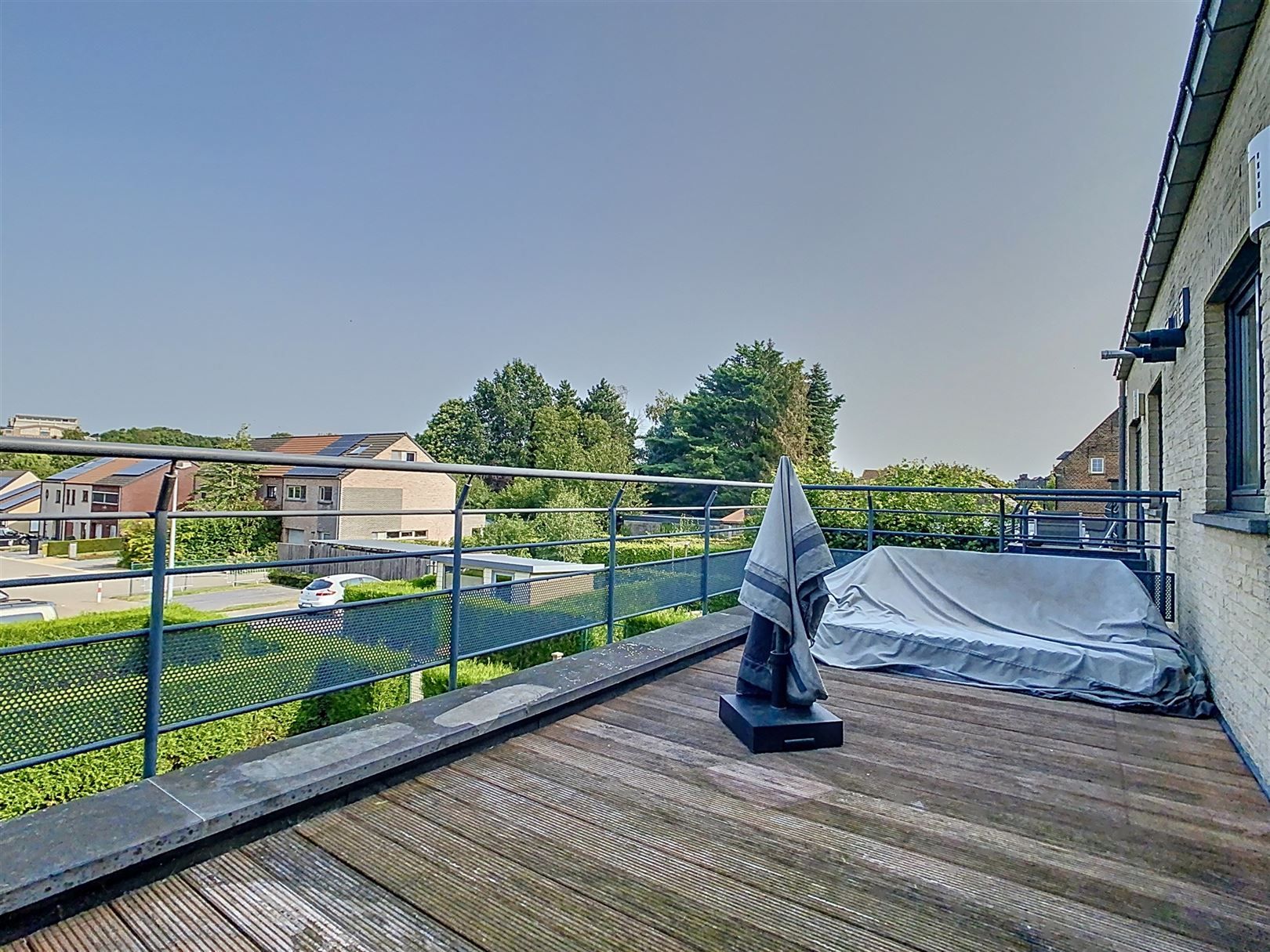 Ruim duplex app met terras, 3 slpks, parkeerplaats foto 9