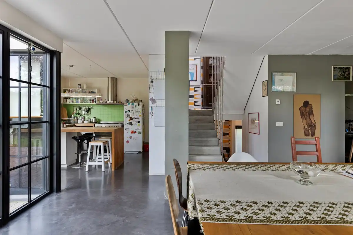 Energiezuinige, moderne villa op een perceel van net geen 24 are foto 7