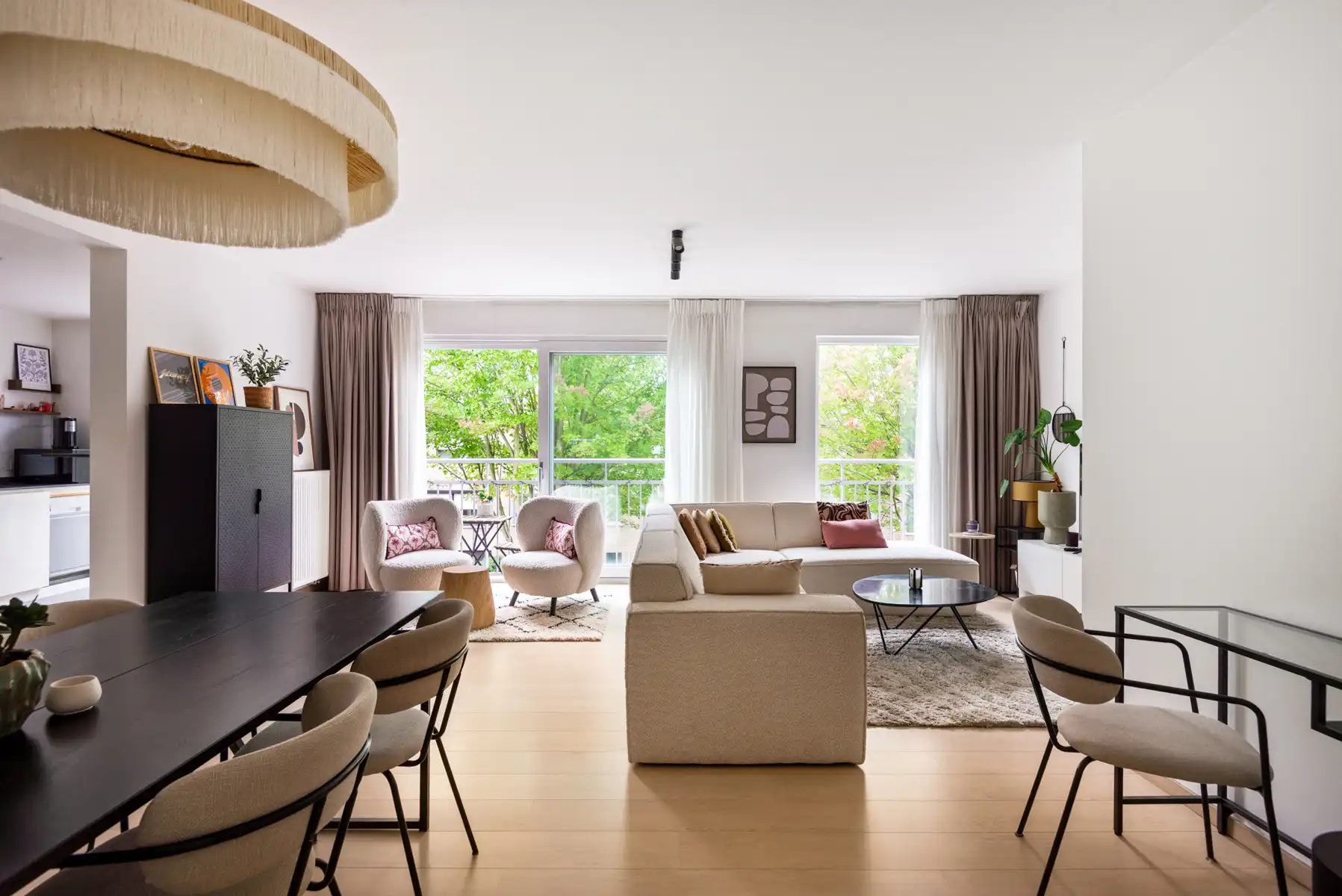 Atypisch ruim appartement met drie slaapkamers foto 5