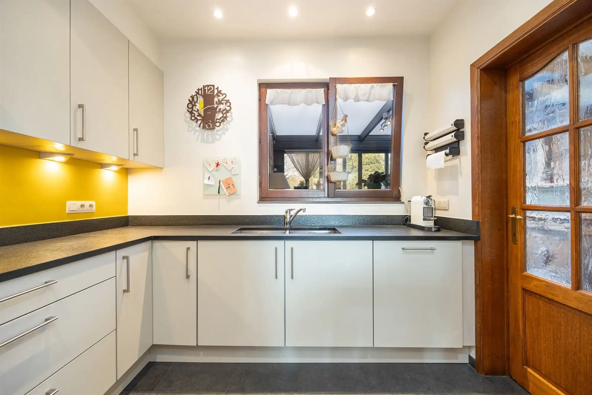 Ruime en instapklare woning met 3 tot 5 slpk en tuin foto 8