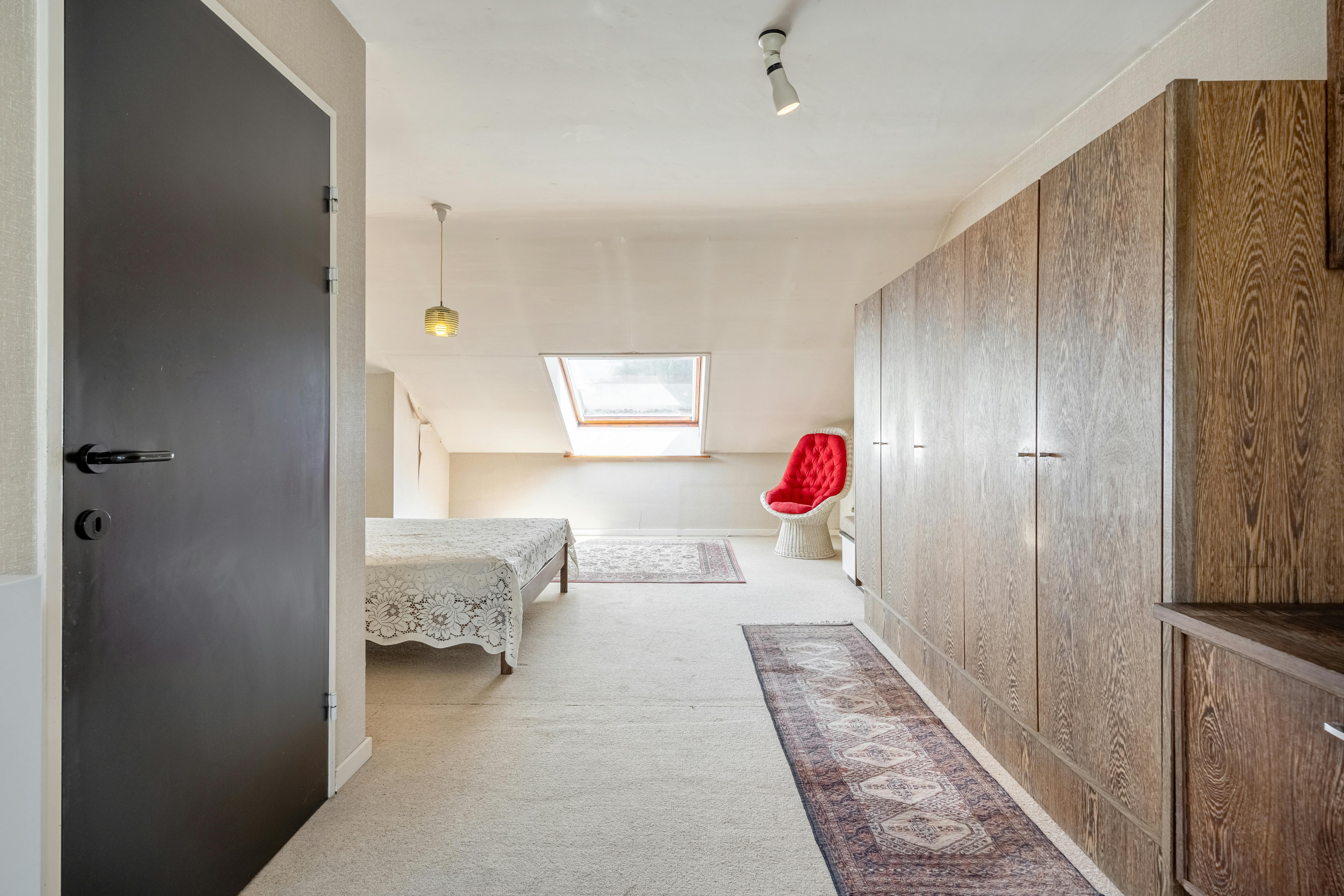 Te renoveren ruime gezinswoning met 5 slaapkamers te Hasselt foto 19