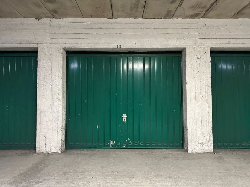 Garagecomplex Yslandplein - Individuele garagebox te huur! foto 3