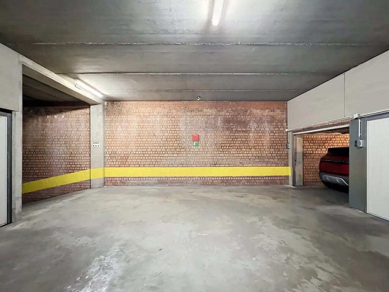 Garagebox met topligging in het hart van de toeristische zone foto 7