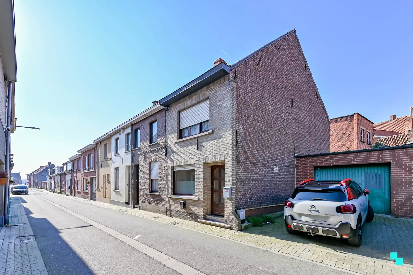 Te renoveren ééngezinswoning met garage te Izegem foto 23