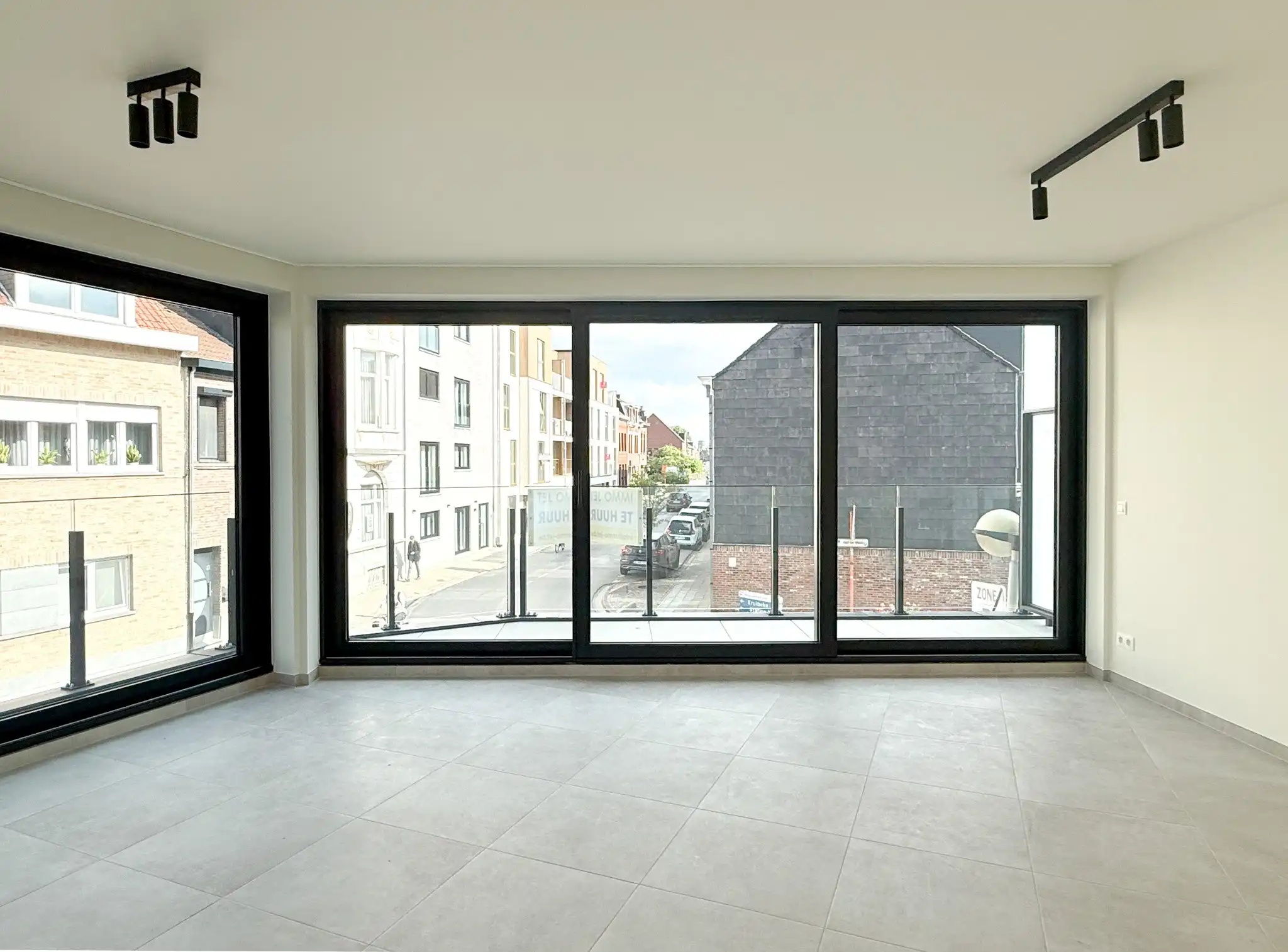 Nieuwbouwappartement op de eerste verdieping met terras en twee slaapkamers foto 2