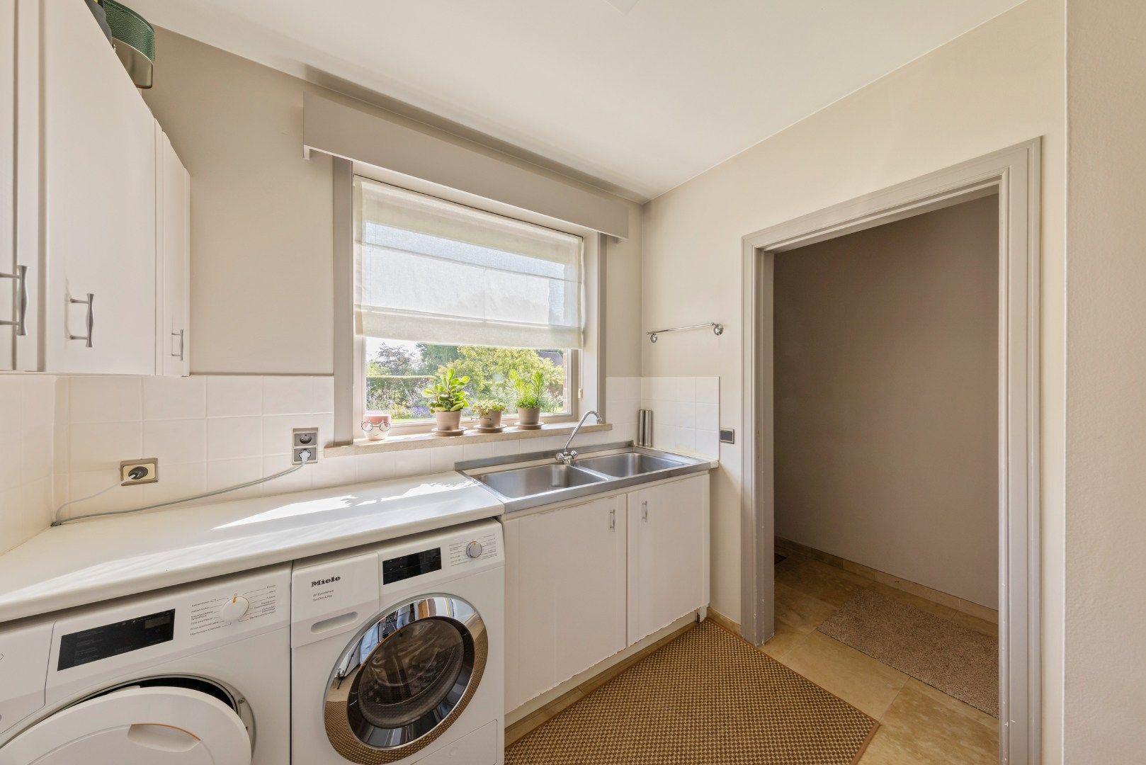 Tijdloze, instapklare, ruime villa met 4 slaapkamers foto 20