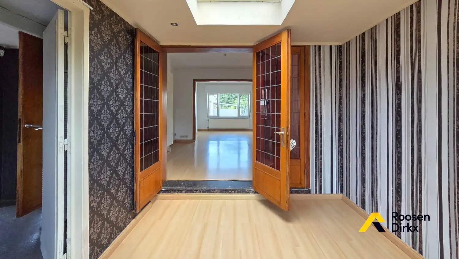 Charmante HOB gezinswoning met degelijke basisstructuur, 3 slaapkamers hartje Bree foto 11