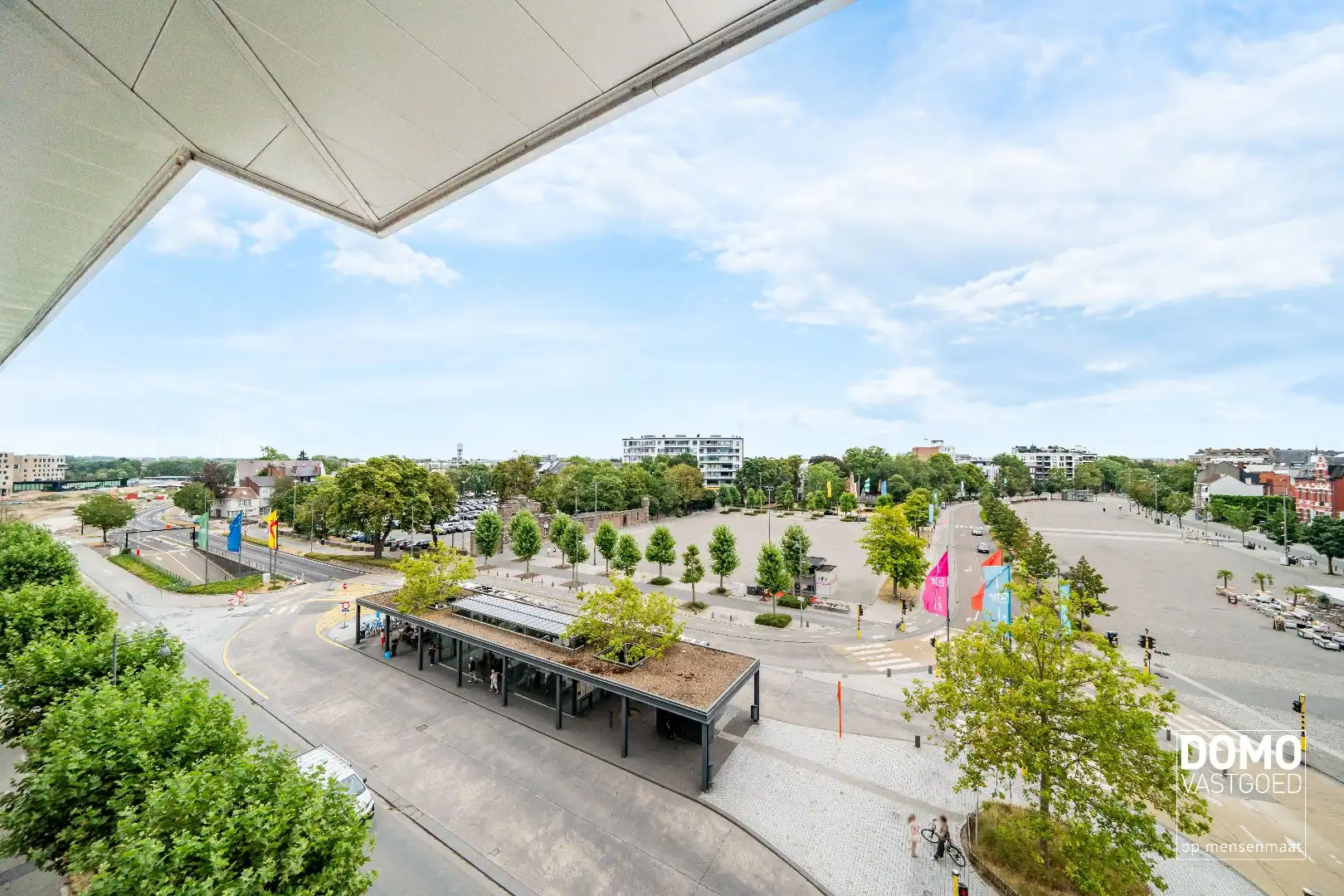 Stijlvol wonen in hartje Hasselt met een uniek uitzicht over het Kolonel Dusartplein foto 20