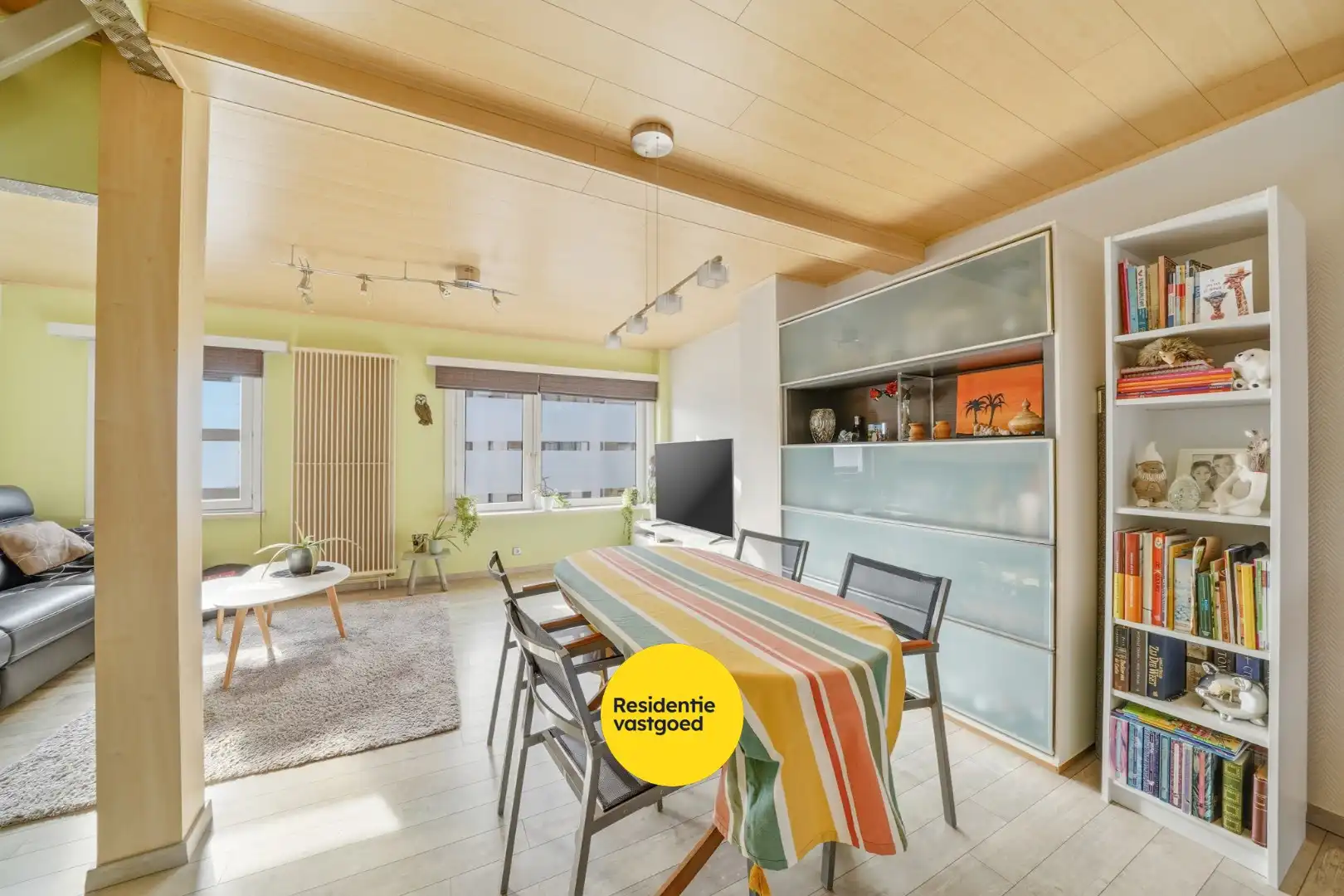 Instapklare bel-étagewoning met dubbele garage te Stene foto 9