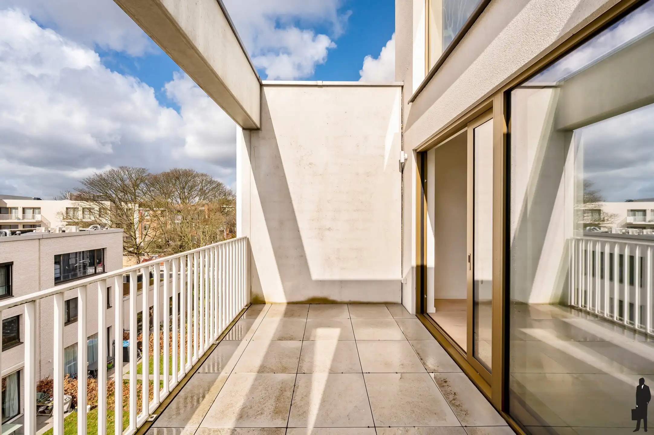 Instapklaar nieuwbouwappartement met terras foto {{pictureIndex}}