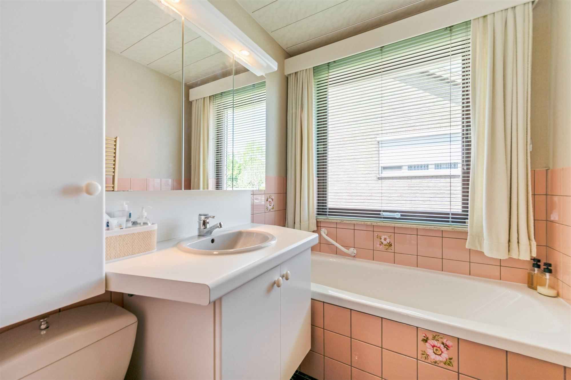 Centraal gelegen woning met potentieel - te Sint-Katelijne-Waver foto 9