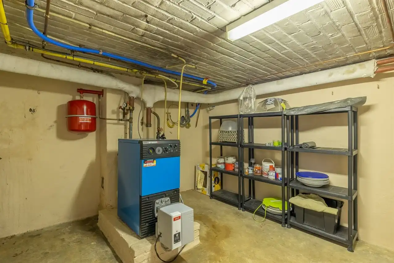 Karaktervolle en instapklare woning met zonnige tuin nabij het Gras- en Crauwelsbos foto 47