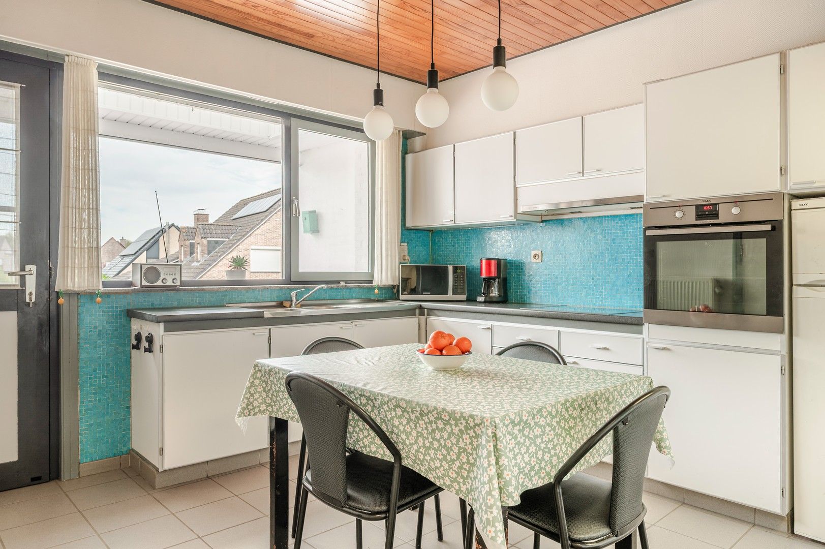 Praktische bel-etagewoning met 3 slaapkamers en tuin. foto 8
