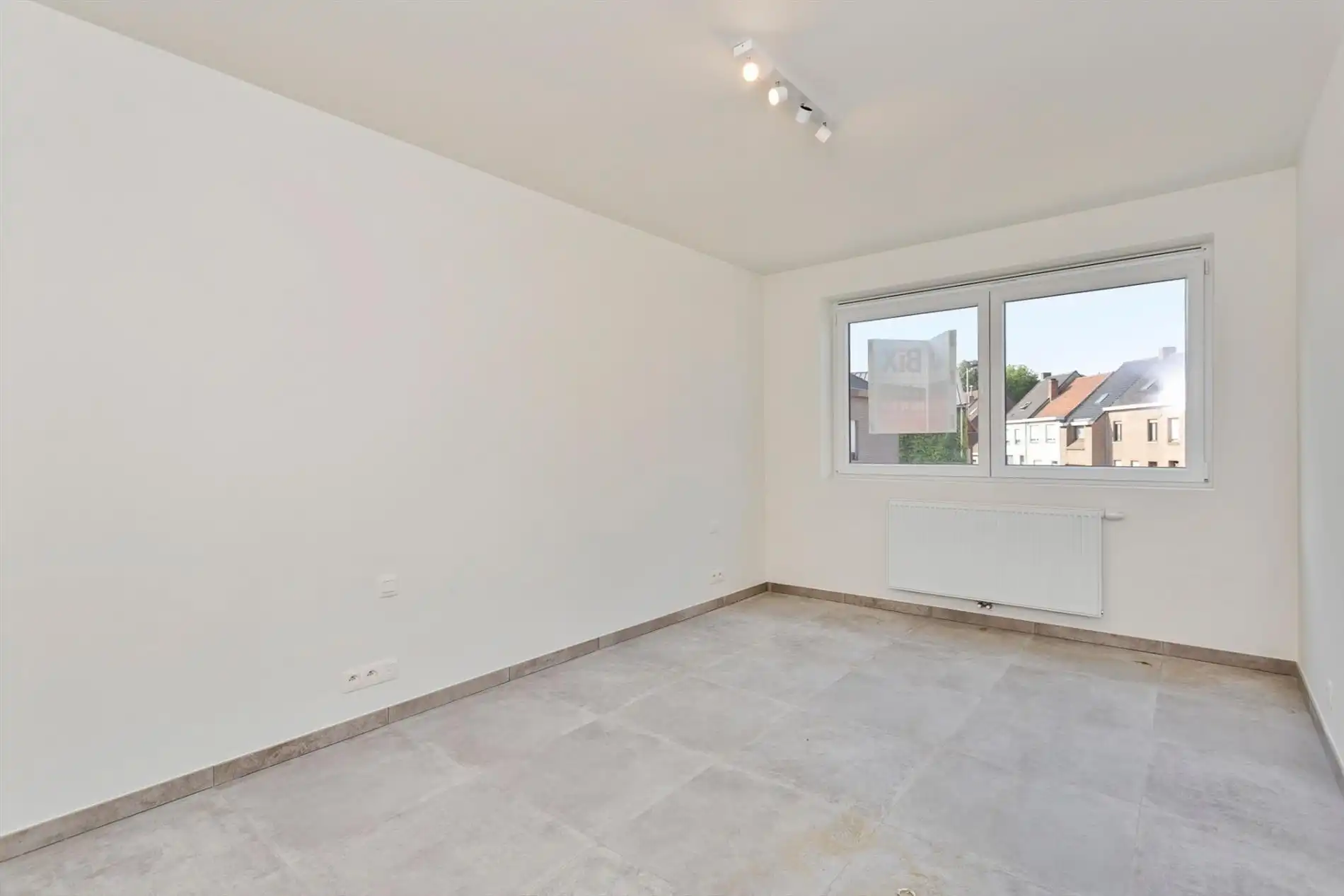 Nieuwbouwwoning met 4 slaapkamers en 2 badkamers! foto 13