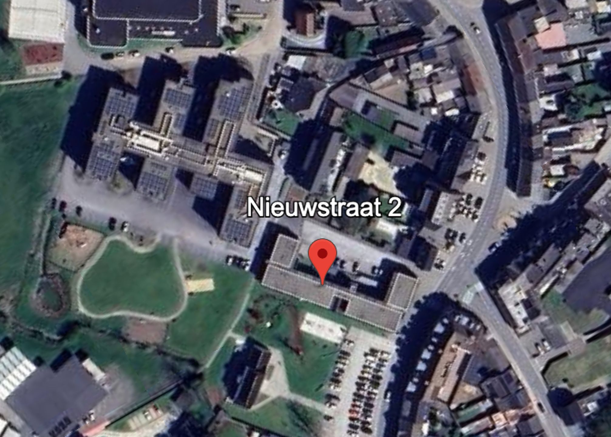 Buitenstaanplaats in het centrum van Haaltert foto {{pictureIndex}}