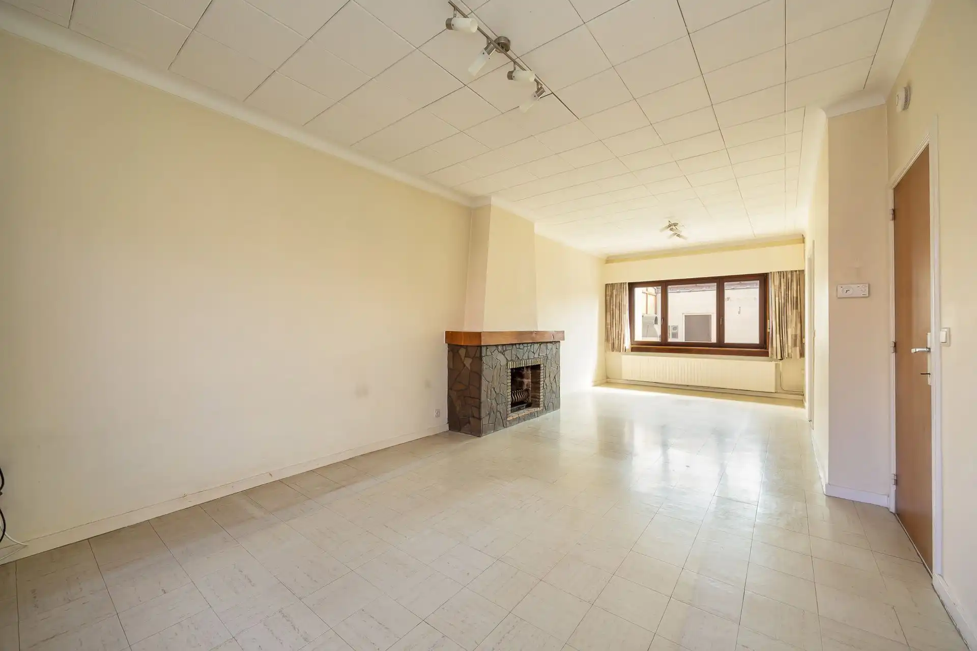 Ruime halfopen bebouwing met 5 slaapkamers, garage en zonnige tuin op toplocatie! foto 11