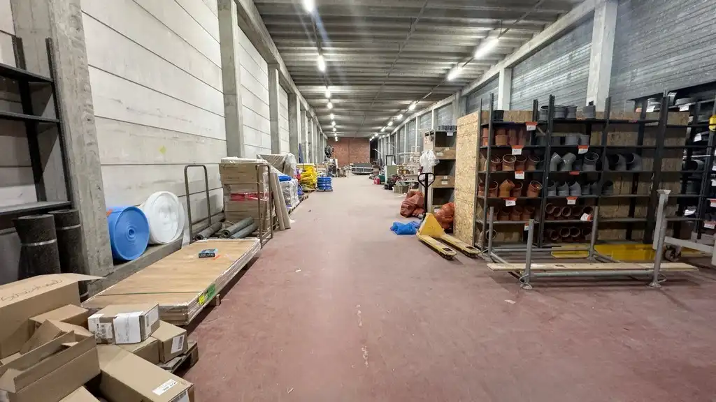 Loods met kantoor te huur nabij A12 in Wilrijk foto 9