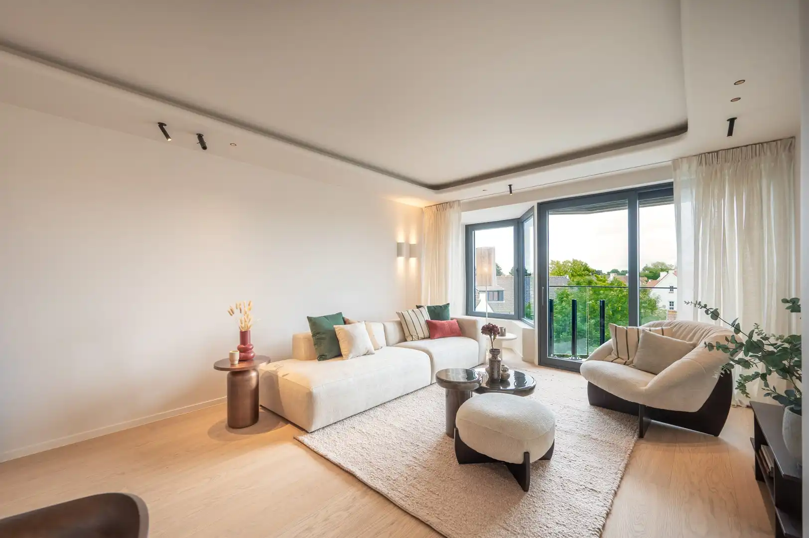 Prachtig gerenoveerd appartement nabij het centrum en de zee met open zichten. foto 3