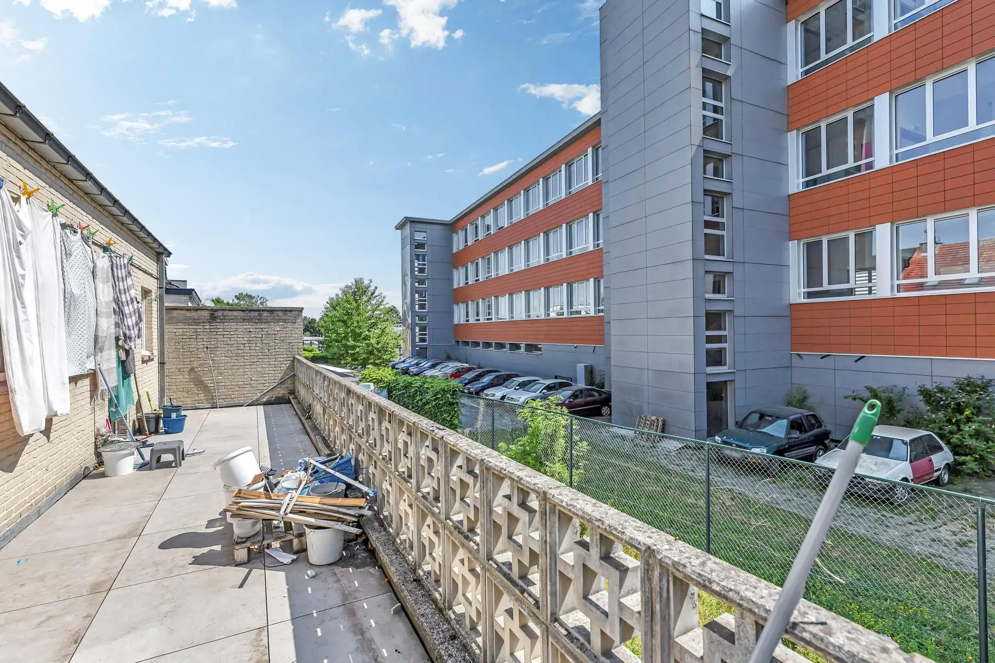 Commercieel gelijkvloers met ruim appartement foto 31