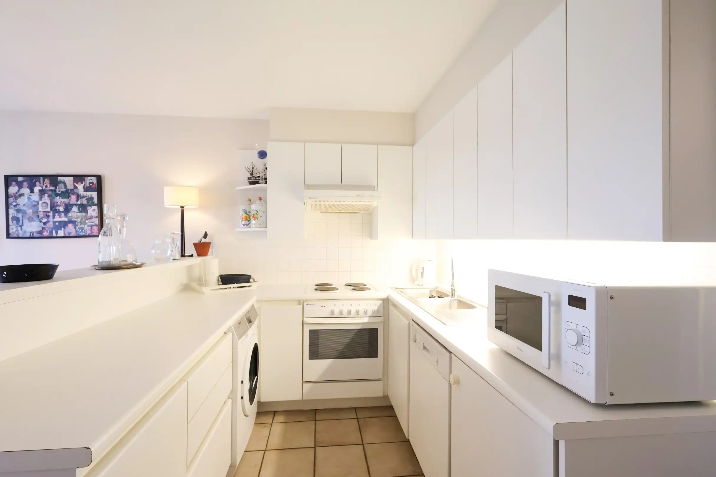 Instapklaar gelijkvloers appartement op wandelafstand van de Zeedijk en het strand! foto 5