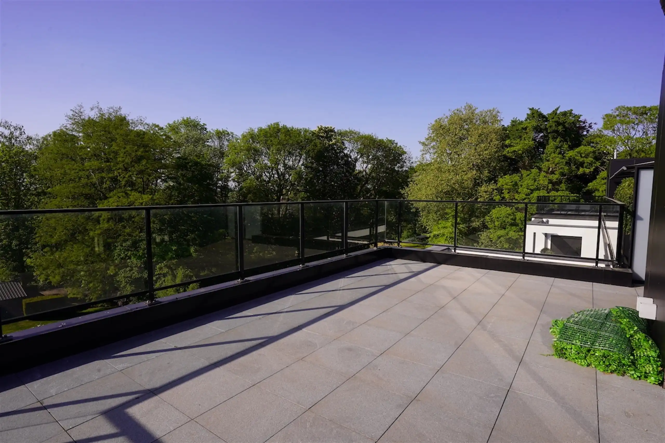 Exclusief Wonen: Luxepenthouse met Zwembadtoegang & 3 Slaapkamers! foto 2